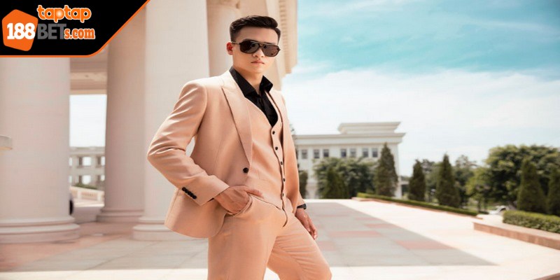 Nguyên Khang dành sự quan tâm đặc biệt cho các trò chơi cá cược từ rất sớm 