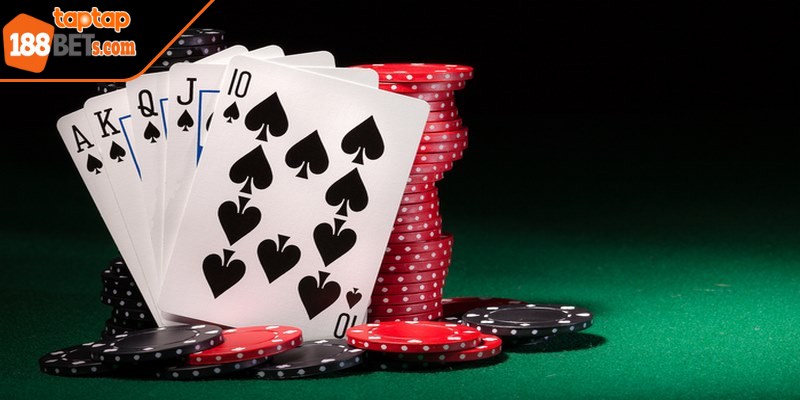 Poker là một trò chơi bài tập trung vào việc đánh giá giá trị của các lá bài
